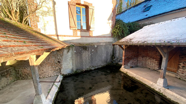 Fontaine et lavoirs Gasville Oisème