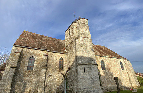Vue de l'église d'Oinville-sous-Auneau.