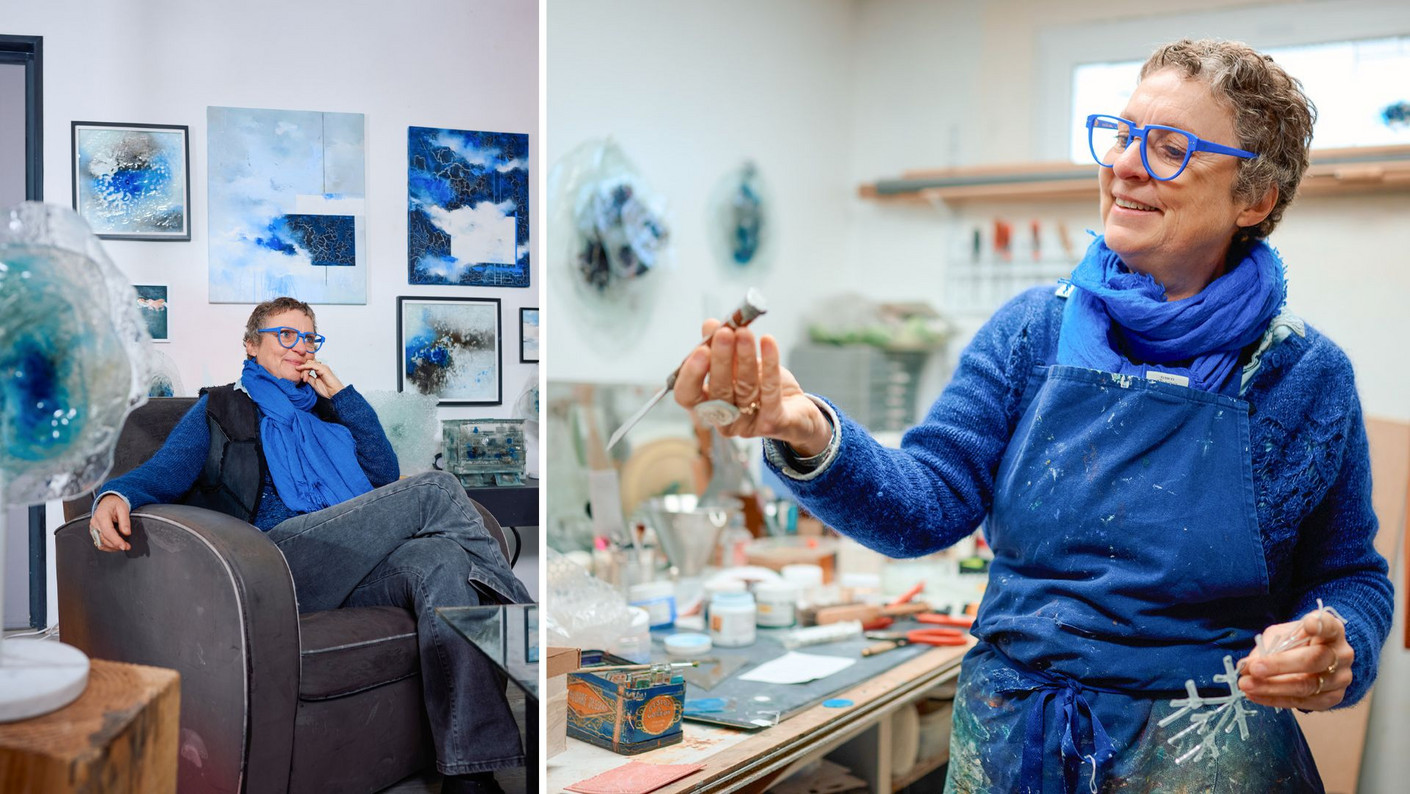 L'artiste-peintre et artiste-verrier, Nathalie Dumontier, dans son atelier.