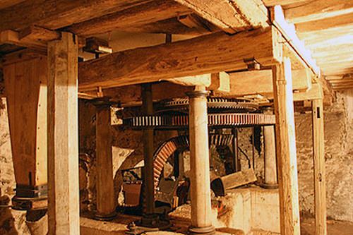 Vue de l'intérieur d'un moulin à Oinville-sous-Auneau.