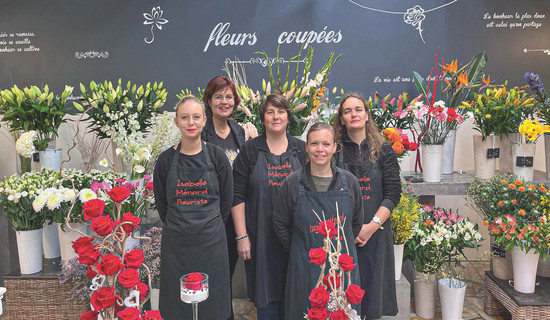 Photo de l'équipe d'Isabelle Ménard Fleuriste (Isabelle Ménard en numéro 2 à partir de la gauche)