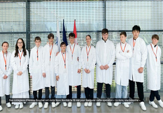 Photo de collégiens dans l'usine Novo Nordisk à Chartres