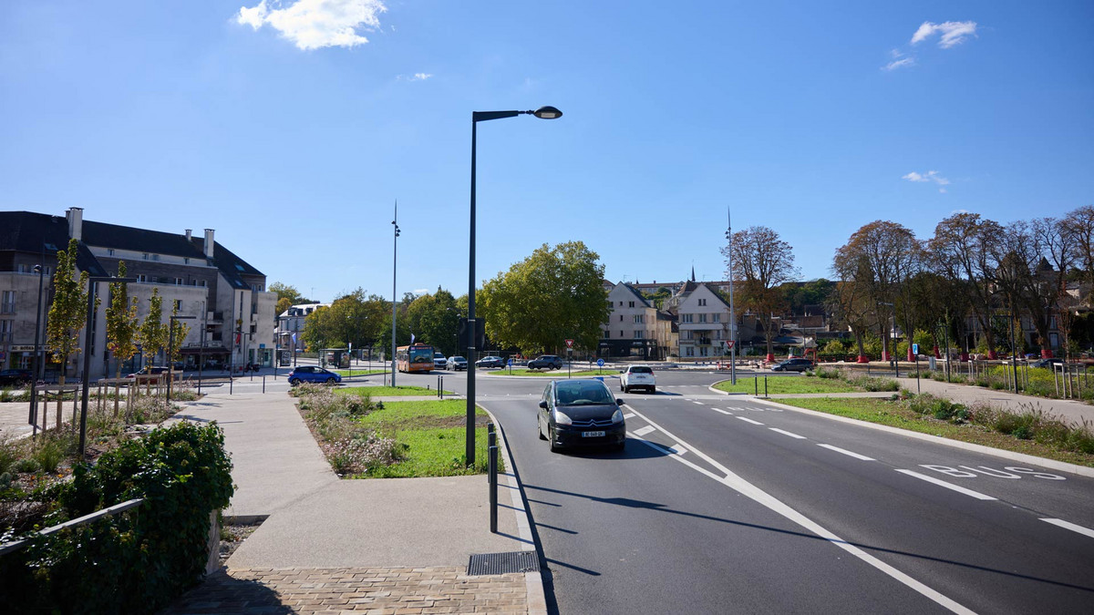  Place Morard, un nouveau giratoire a remplacé les feux tricolores