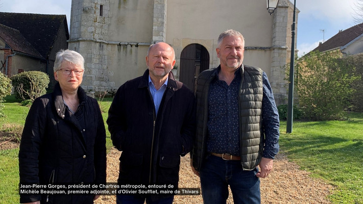 Jean-Pierre Gorges, président de Chartres métropole, entouré de Michèle Beaujouan, première adjointe, et d'Olivier Soufflet, maire de Thivars