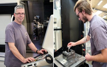 Christophe Auguste et Mathis Beignon, deux ouvriers de ADM, devant leur machine.