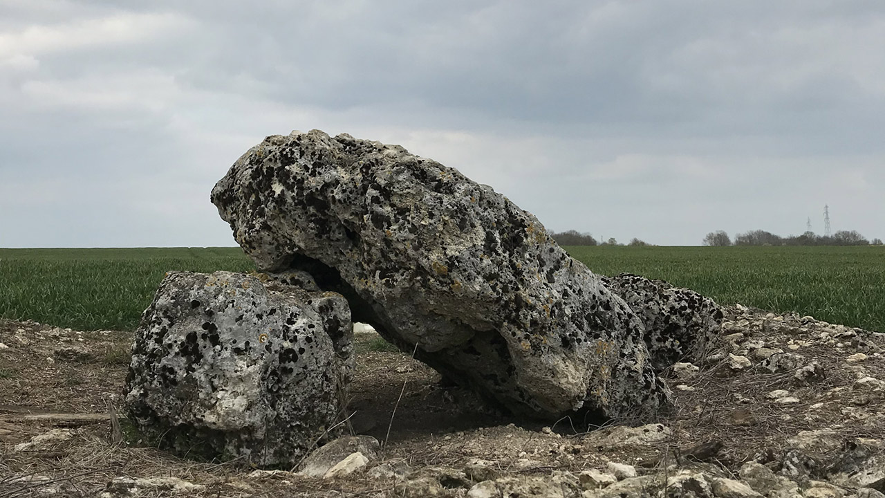 Berchères-les-Pierres : la pierre Nochat